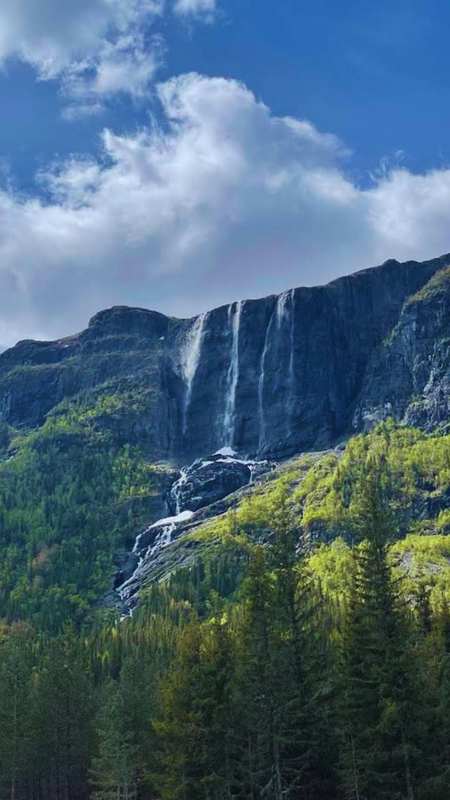 Hydnefossen, Eastern Norway — Impressive 155-meter waterfall accessible by car or hiking trail