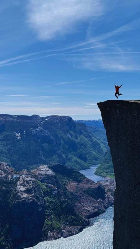 Preikestolen, Western Norway — Iconic cliff platform 604 meters above Lysefjord