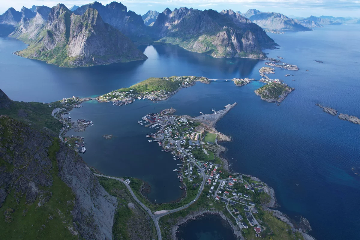 Our photo of Reine village, the Reinefjord and the surrounding Lofoten peaks from the Reinebringen viewpoint